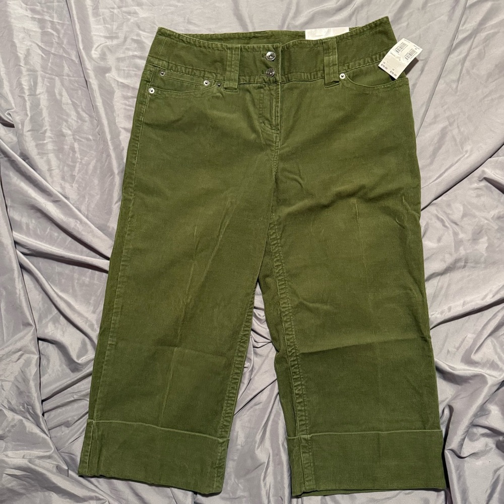 Harold’s Vintage Corduroy Capri Pants 10 x 20” Olive Green